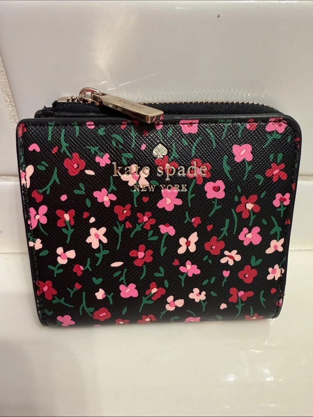 kate spade Schulyer Ditsy Floral Zip Wallet